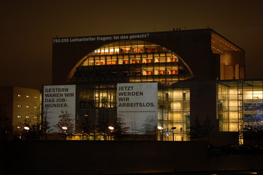 Lichtprojektion aufs Kanzleramt